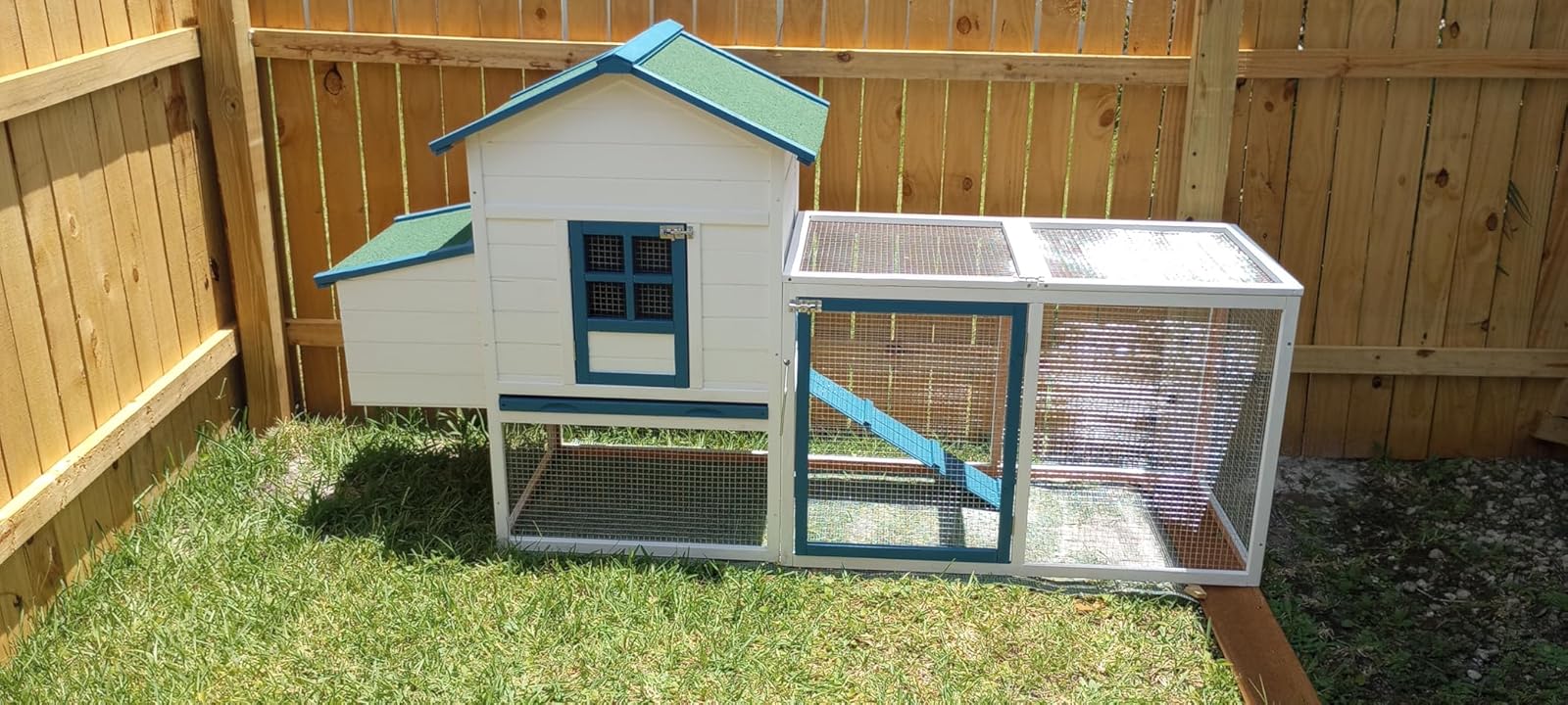 Durable Outdoor Chicken Coop for 5 Chickens – Weatherproof Wooden Hen House with Run, Nesting Box & Removable Tray