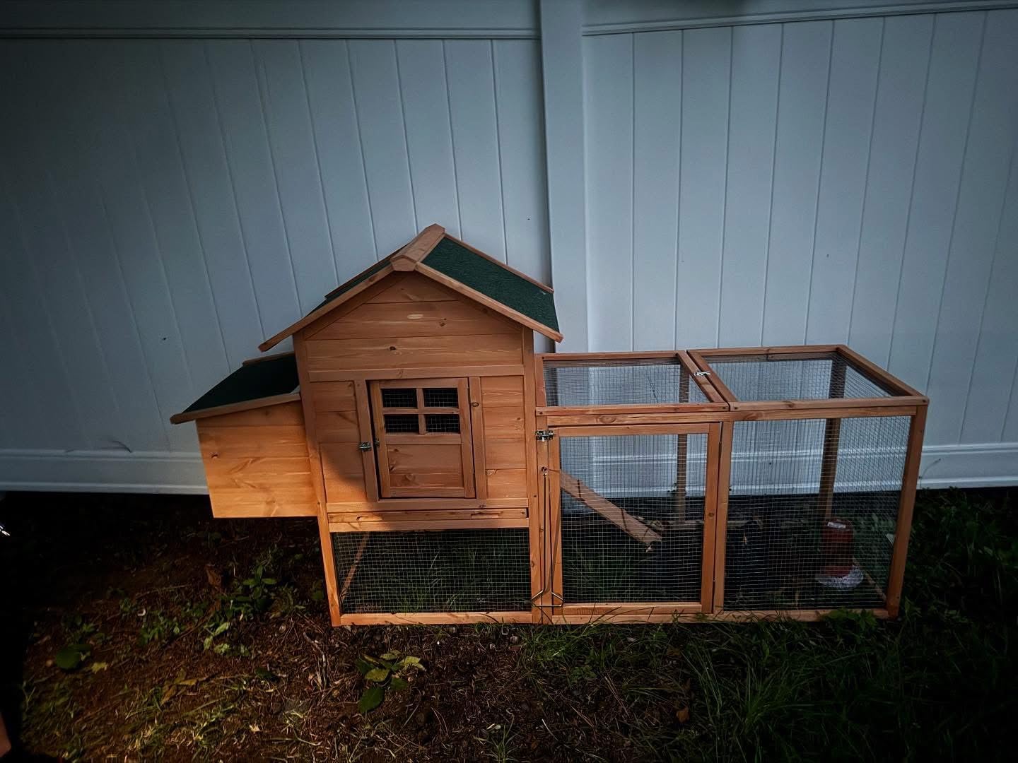 Durable Outdoor Chicken Coop for 5 Chickens – Weatherproof Wooden Hen House with Run, Nesting Box & Removable Tray